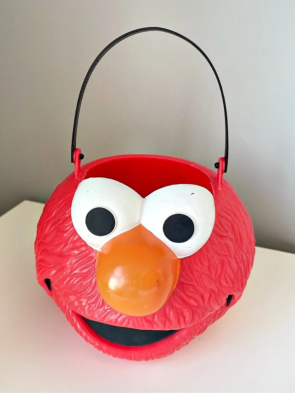 2005 SESAME ELMO BLOW MOLD TRICK OR TREAT HALLOWEEN BUCKET/PAIL